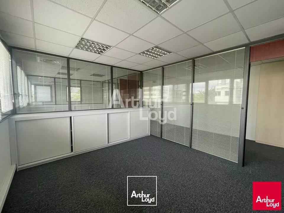 SAINT GREGOIRE - BUREAUX A LOUER - 103 M²