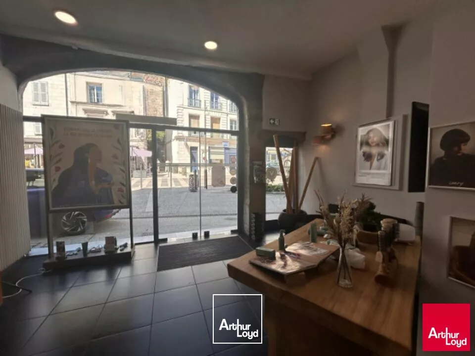 BLOIS - VENTE LOCAL COMMERCIAL DE 107,81 M² - CENTRE VILLE