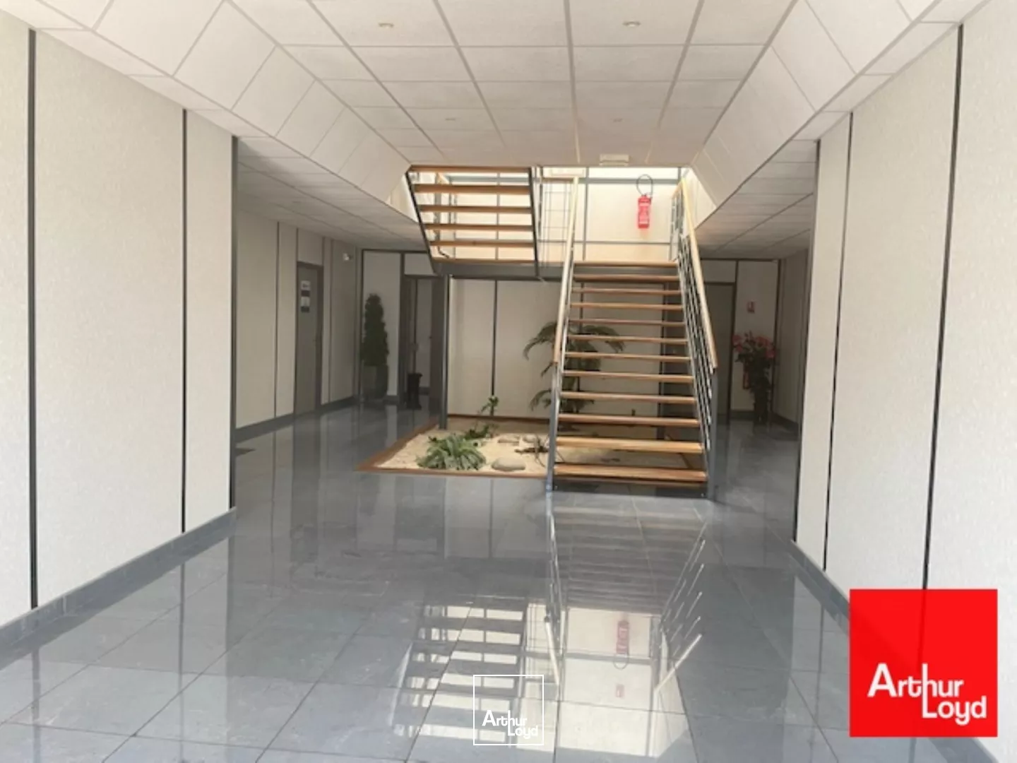 BUREAUX A LOUER 483 M² - BAILLARGUES GOLF DE MASSANE - PROXIMITE AUTOROUTES