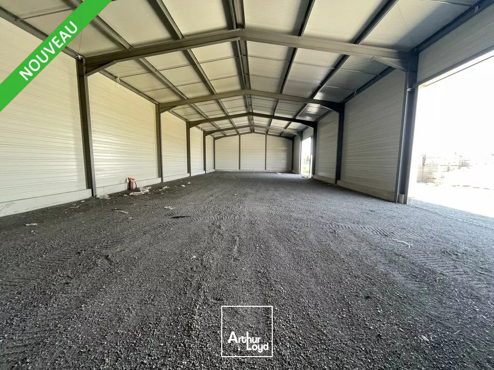 À LOUER - Local d'activité de 230 m² dans un ensemble professionnel - Avignon Nord
