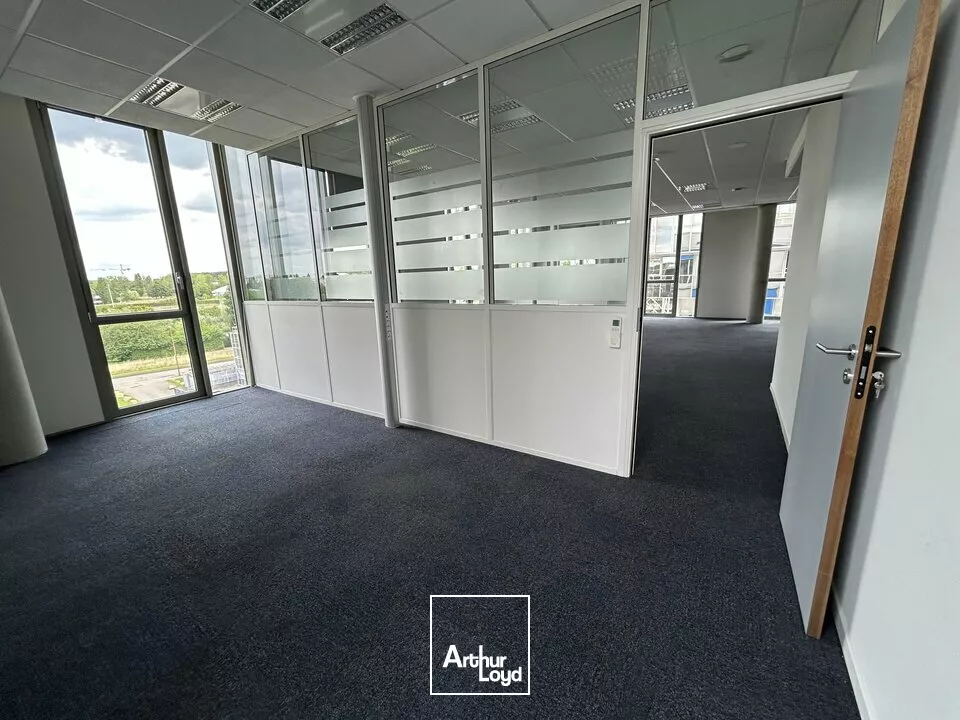BUREAUX à LOUER de 371.5 m²