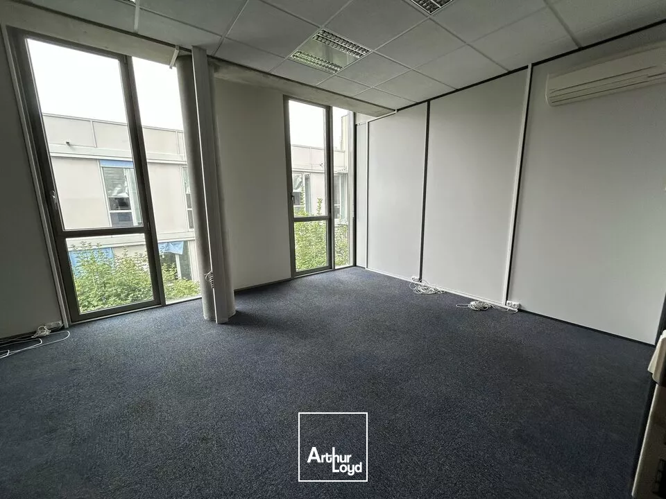 BUREAUX à LOUER de 371.5 m²