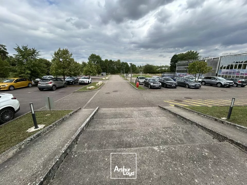 BUREAUX à LOUER de 371.5 m²