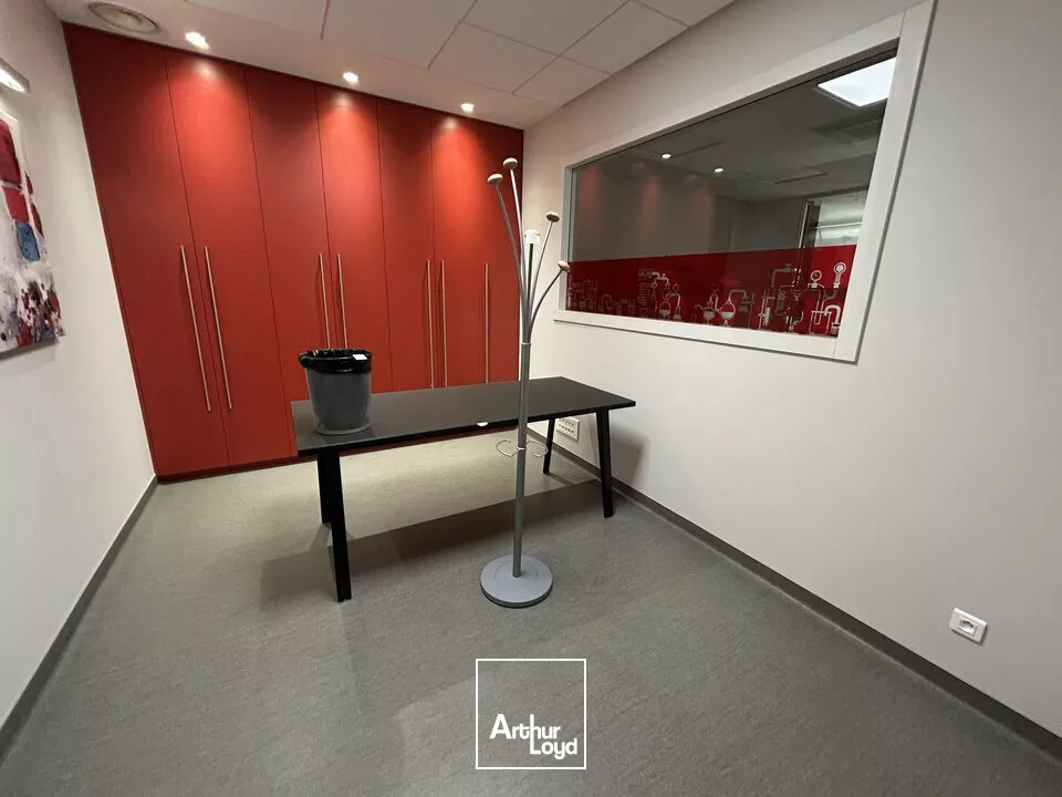 BUREAUX à LOUER de 258 m²