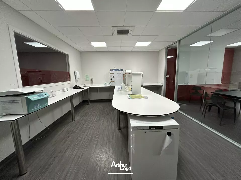 BUREAUX à LOUER de 258 m²