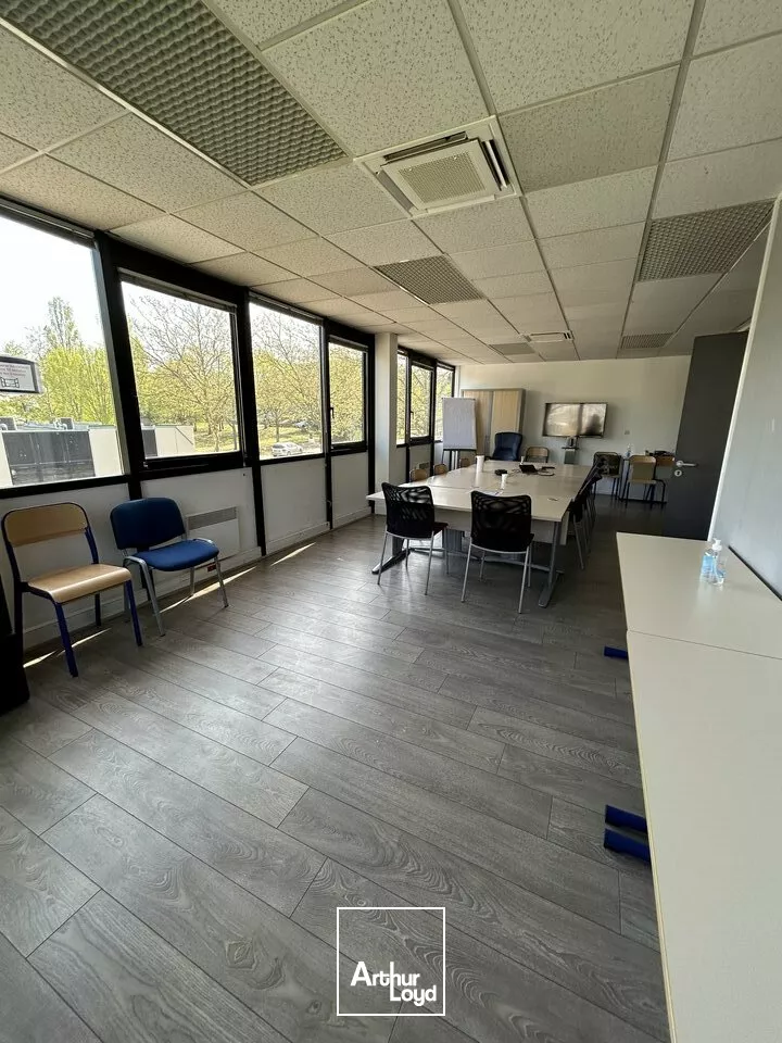 BUREAUX à LOUER de 724 m²