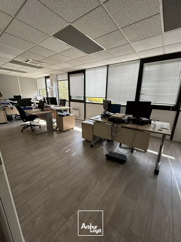 BUREAUX à LOUER de 724 m²