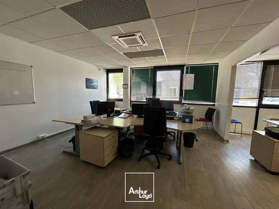 BUREAUX à LOUER de 724 m²
