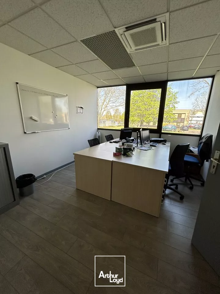 BUREAUX à LOUER de 724 m²