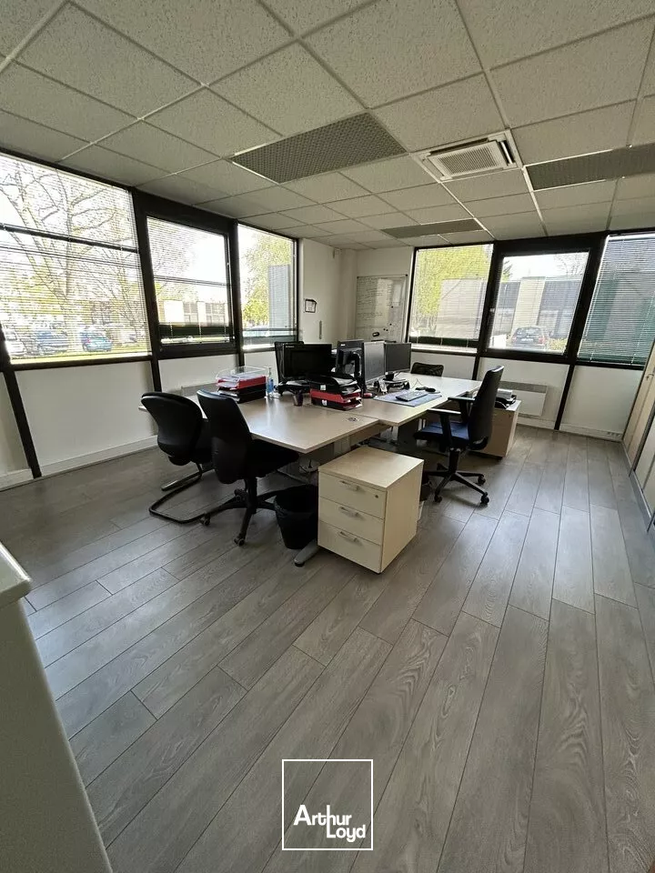 BUREAUX à LOUER de 724 m²
