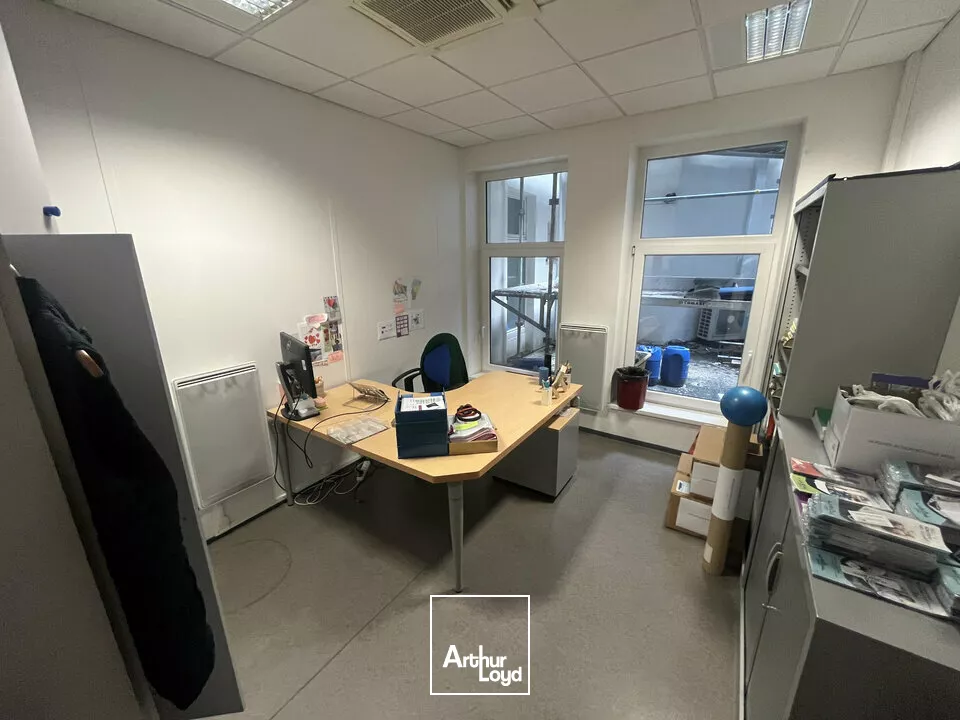 LOCAL COMMERCIAL à LOUER de 205 m²