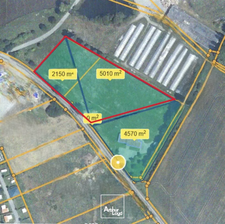 VENDRENNE  TERRAIN CONSTRUCTIBLE À LA VENTE