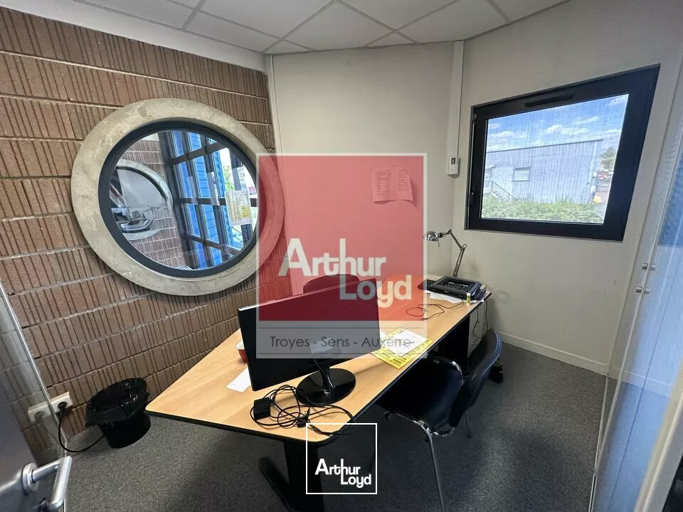 À LOUER  Bureaux 187 m² - TROYES