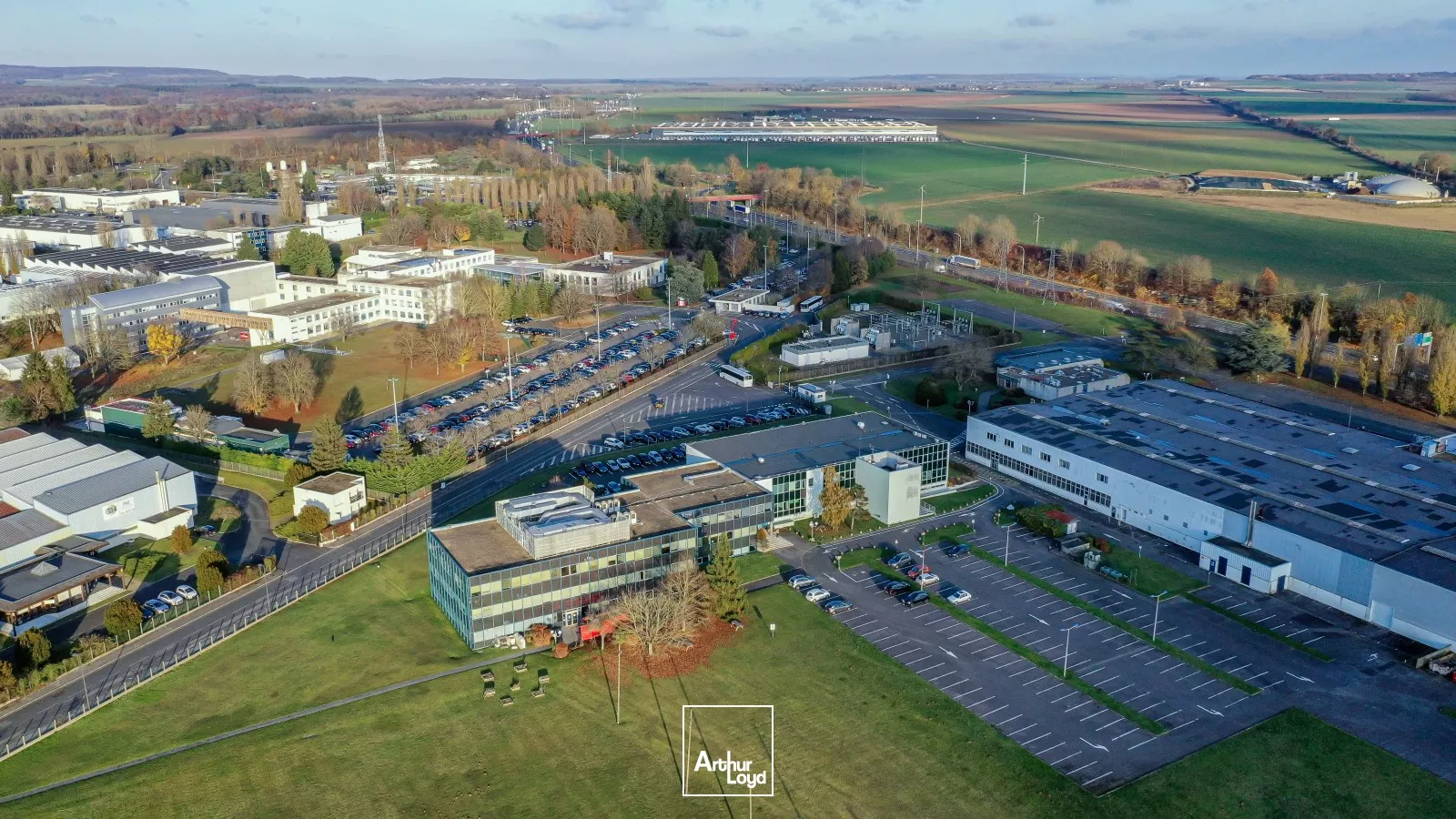 A LOUER SURFACE DE BUREAUX - Z.A. DE SENLIS