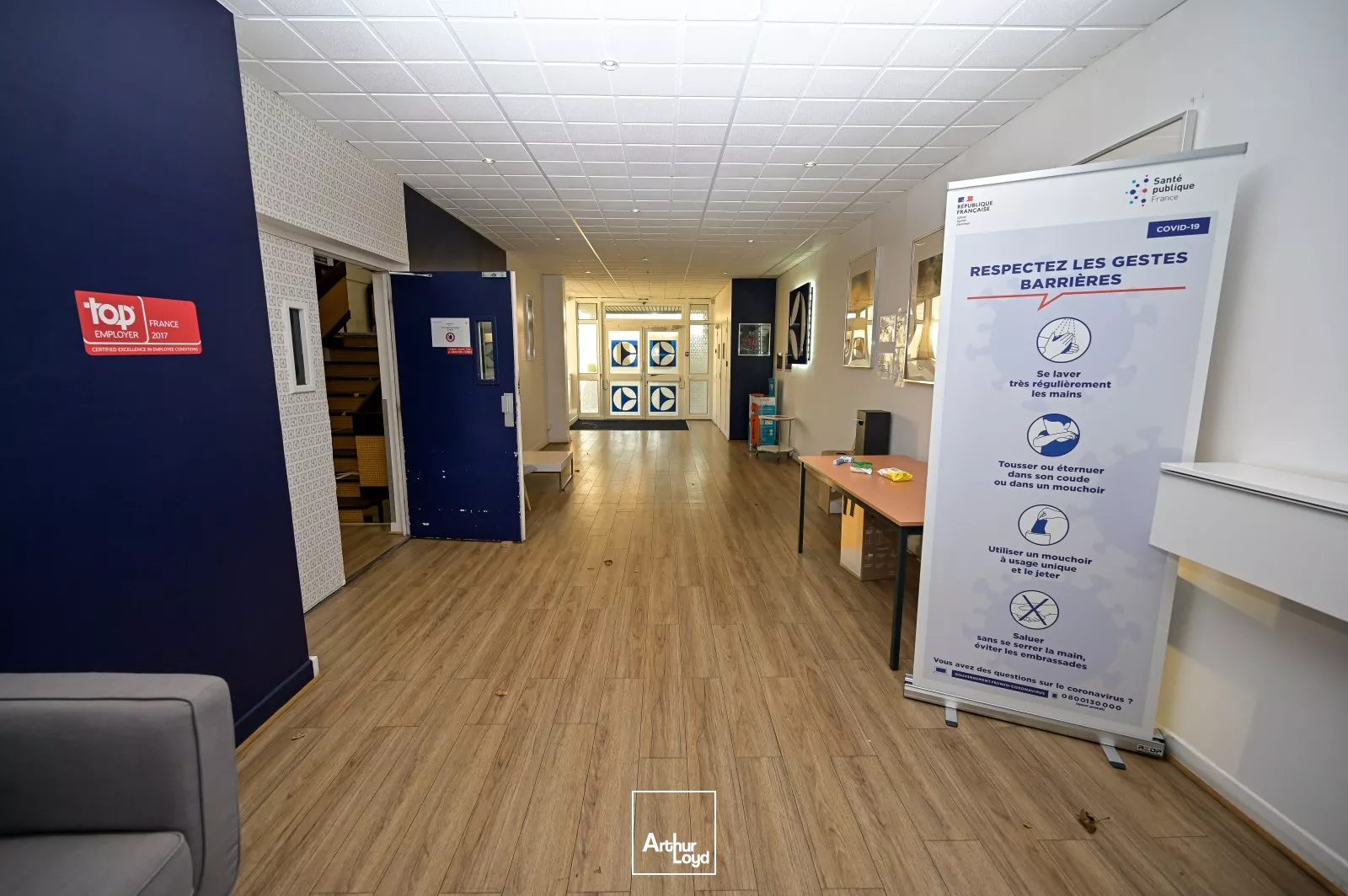 A LOUER SURFACE DE BUREAUX - Z.A. DE SENLIS