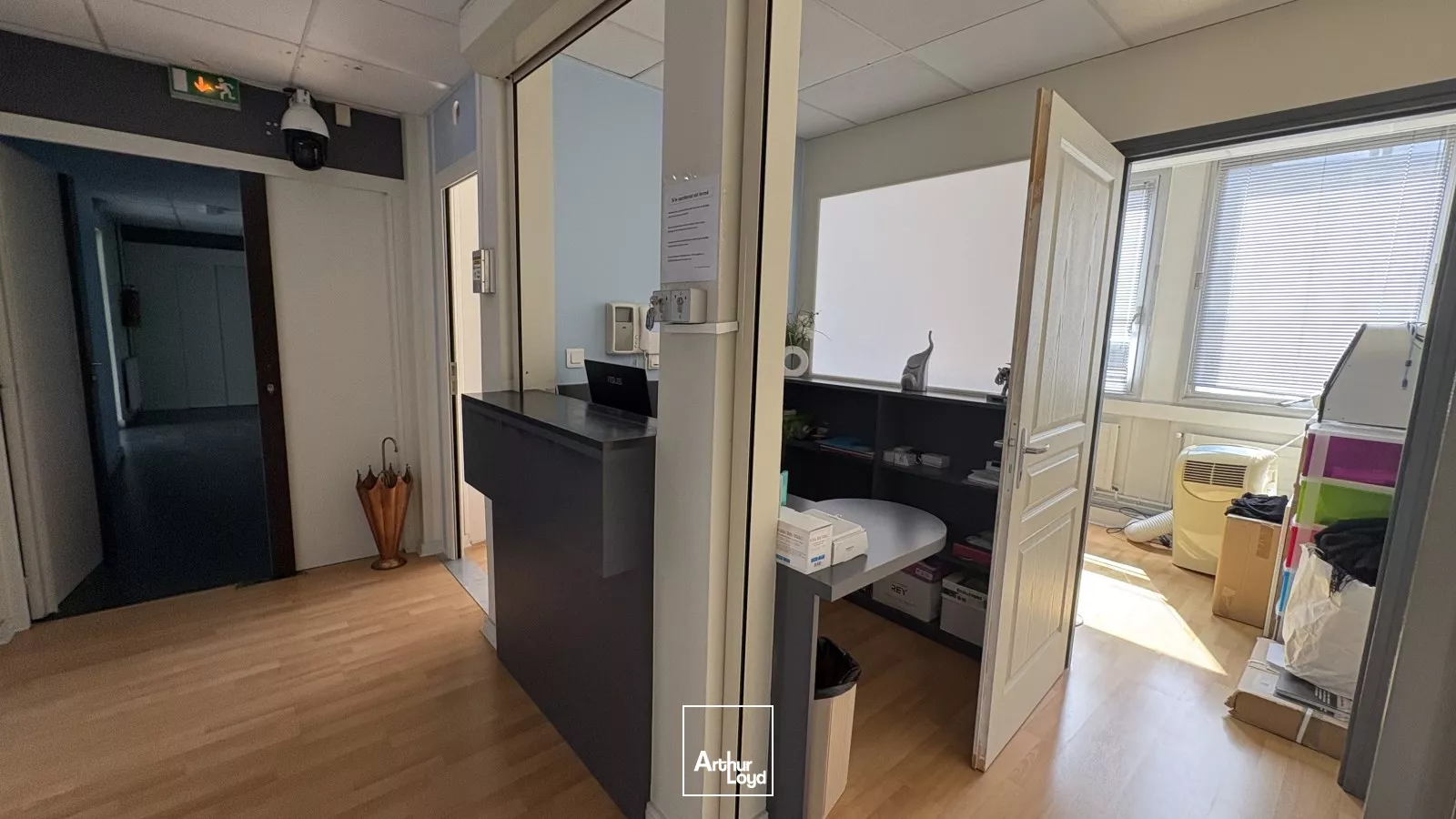 Plateau de bureaux au pied de la gare d'Orléans - A VENDRE 287 m2 (lumineux et accessible aux personnes à mobilité réduite) !!
