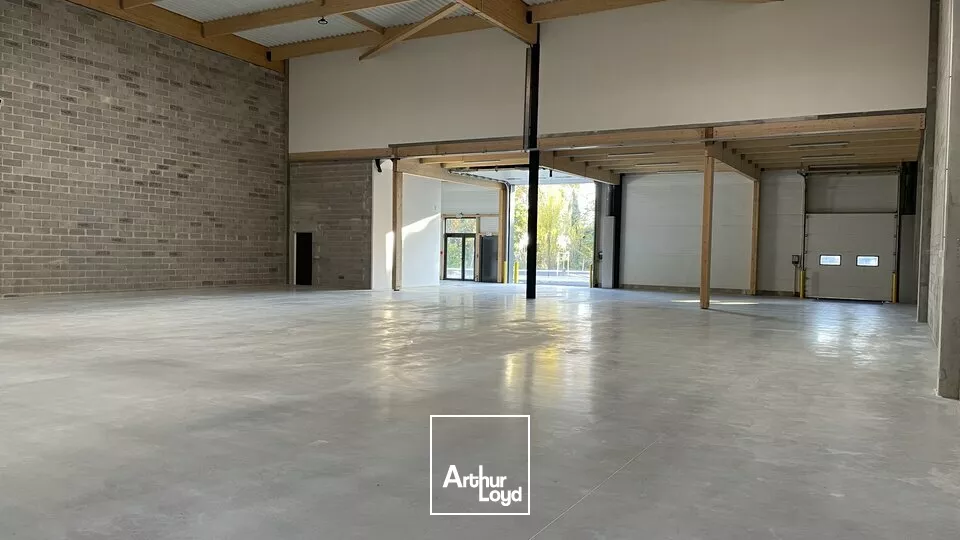 À louer - Local d'activité de 1 923 m² avec bureaux - Parc neuf certifié à Graveson (13)