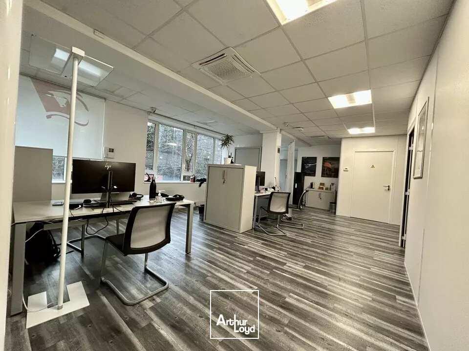 BUREAUX à LOUER de 220 m²