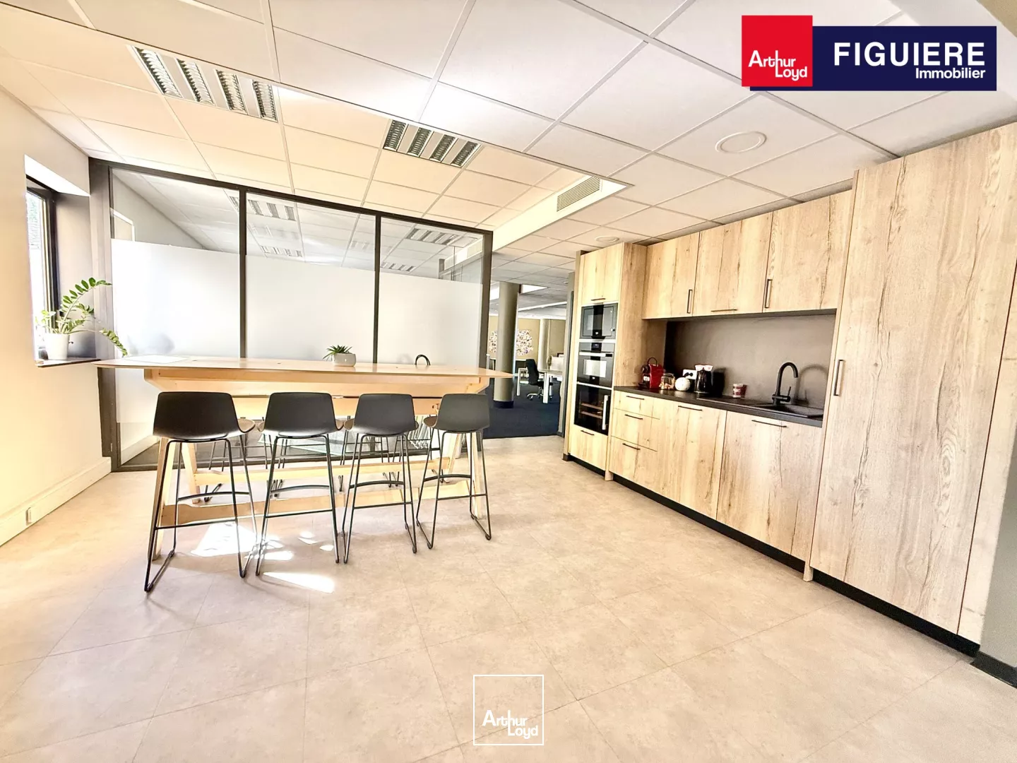 EXCLUSIVITE - BUREAUX A LOUER EN CENTRE VILLE D'AIX EN PROVENCE AVEC PARKING PRIVATIF
