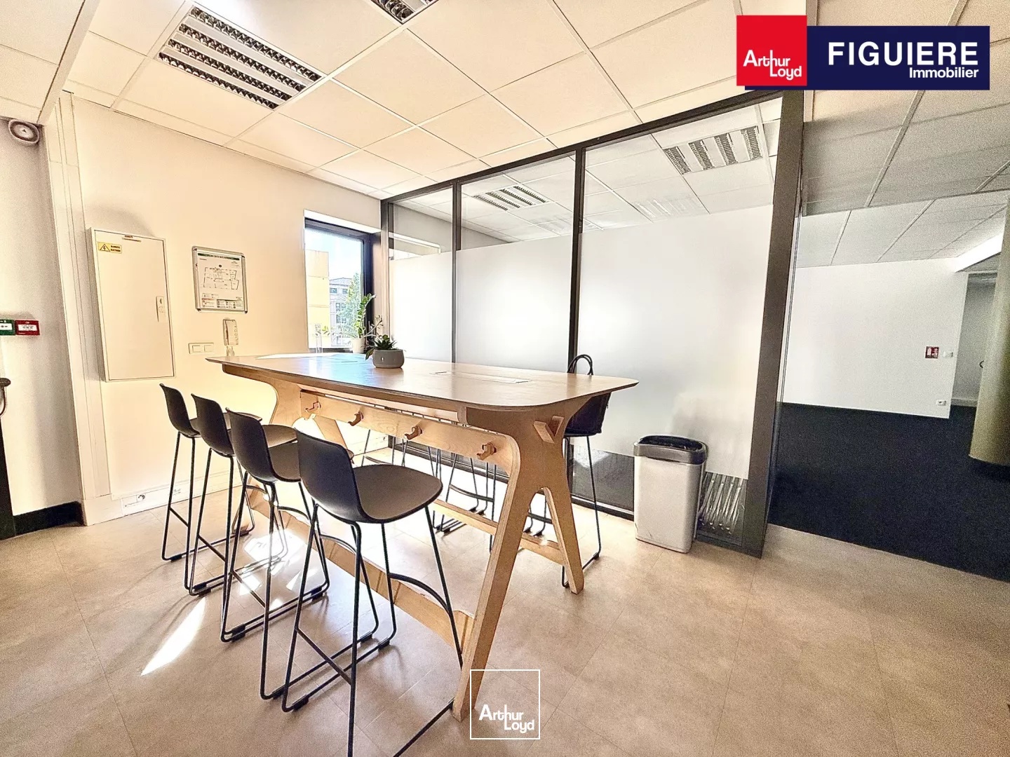 EXCLUSIVITE - BUREAUX A LOUER EN CENTRE VILLE D'AIX EN PROVENCE AVEC PARKING PRIVATIF