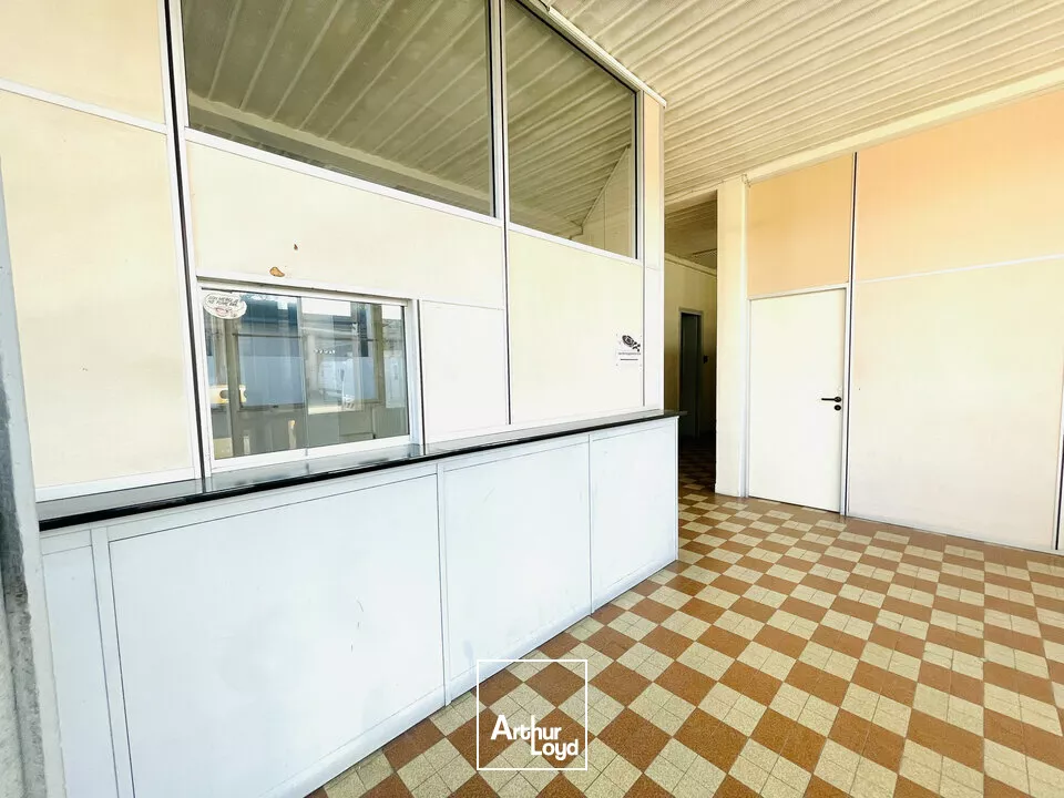 A LOUER FAIBLE CHARGE - BUREAUX D'ACCOMPAGNEMENT 8 m2 ZONE INDUSTRIELLE ET PORTUAIRE DU HAVRE 