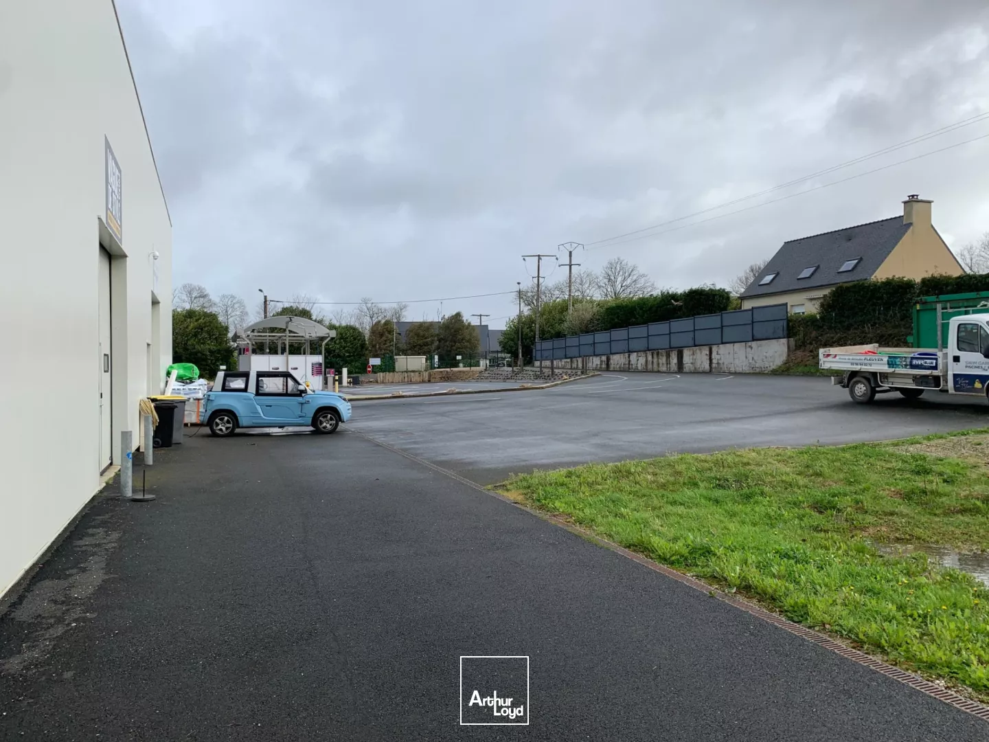 LOCAL D'ACTIVITE A CEDER - PLEVEN