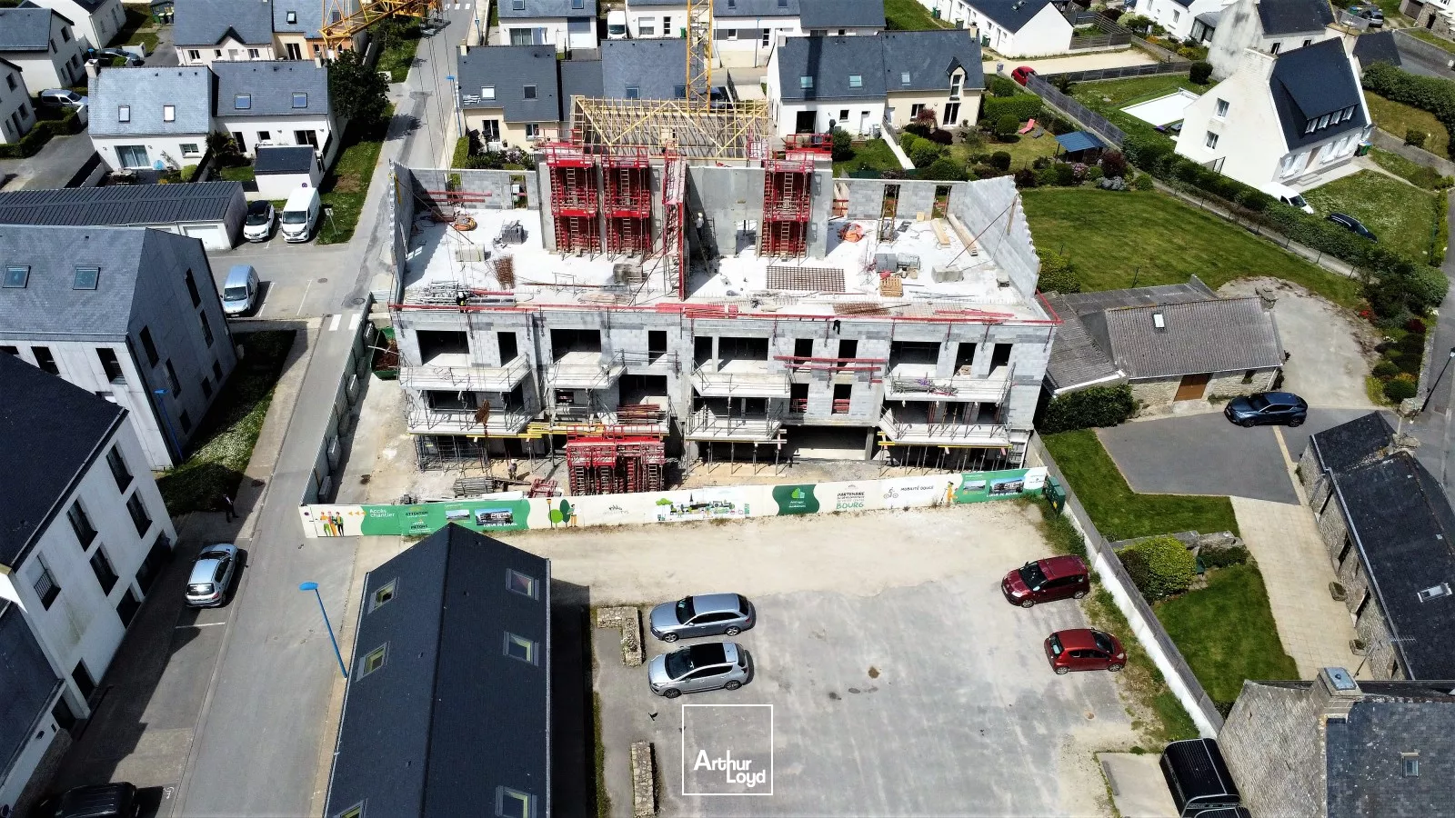 CELLULES COMMERCIALES A VENDRE CENTRE BOURG DE MILIZAC