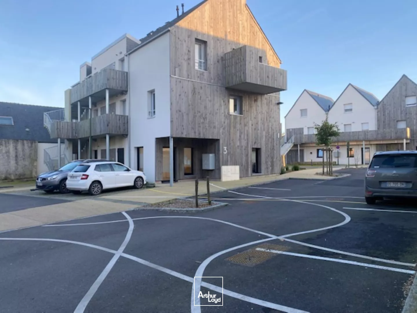 CELLULES COMMERCIALES A VENDRE CENTRE BOURG DE MILIZAC