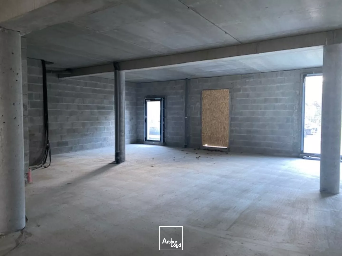 CELLULE COMMERCIALE A VENDRE A LOUER CENTRE VILLE DE GOUESNOU