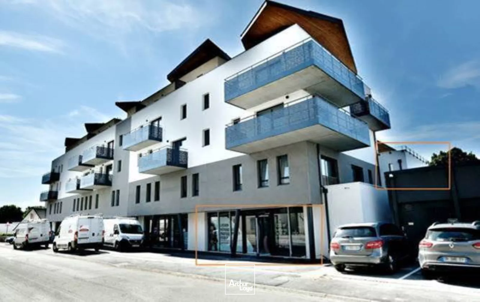 CELLULE COMMERCIALE A VENDRE A LOUER CENTRE VILLE DE GOUESNOU