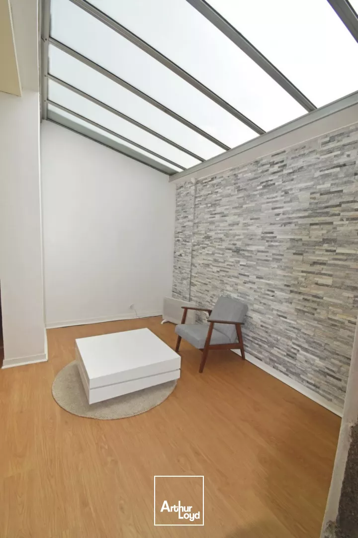 LOCAUX COMMERCIAUX A LOUER 107 M² UTILE SAINT BRIEUC HYPER CENTRE VILLE