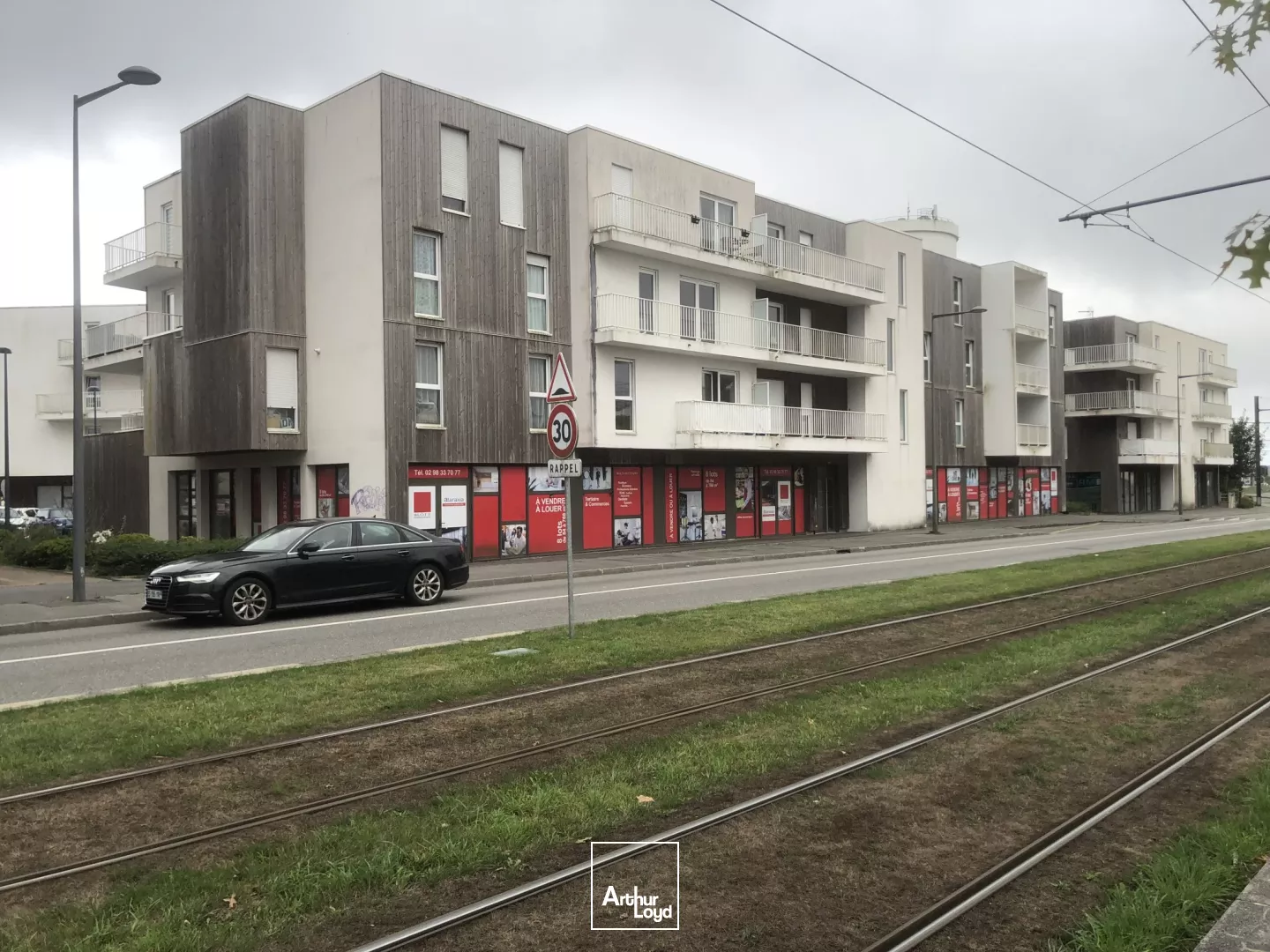LOCAUX COMMERCIAUX A VENDRE - BOULEVARD DE PLYMOUTH BREST