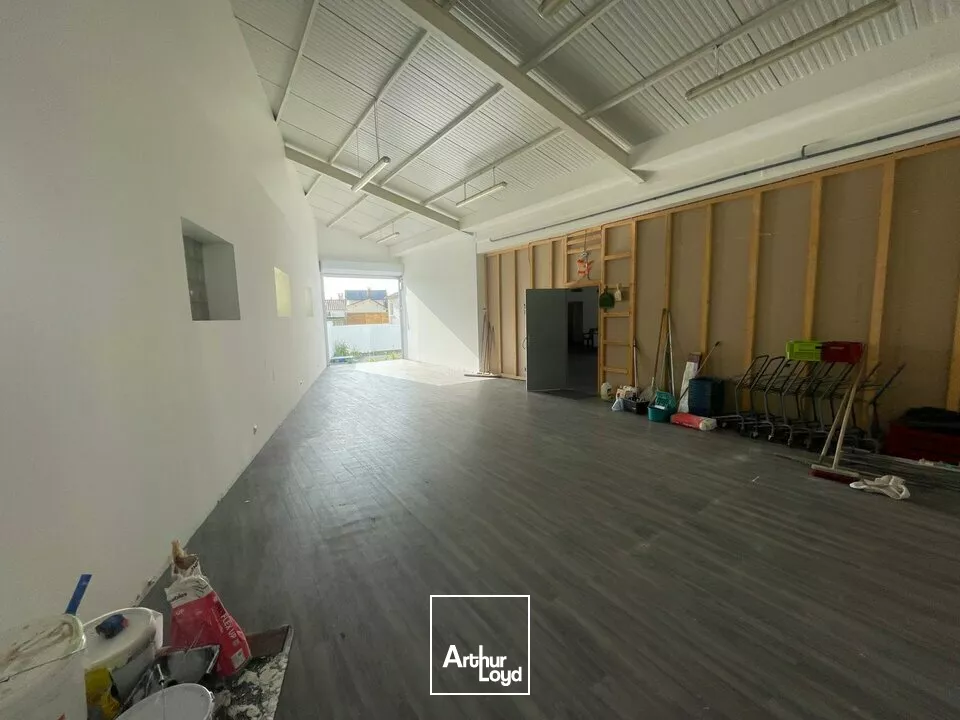 VENTE  LOCAL COMMERCIAL DE 360 M²  JARD-SUR-MER 