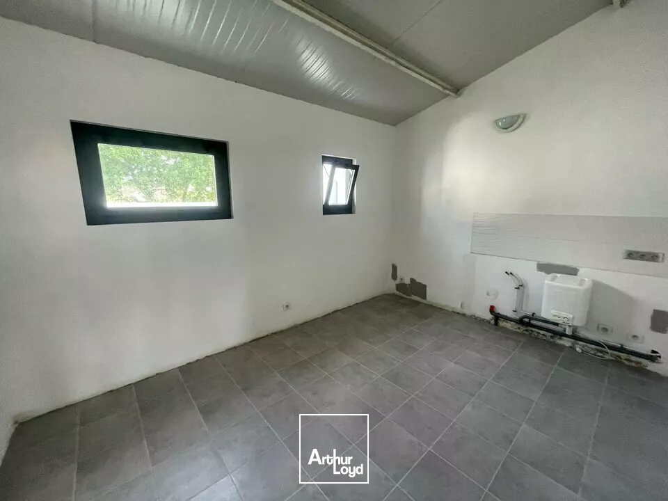 VENTE  LOCAL COMMERCIAL DE 360 M²  JARD-SUR-MER 