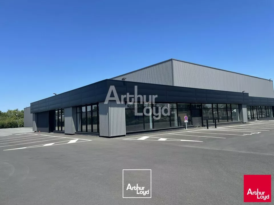 BEAUCOUZE BELLE VISIBILITÉ LOCAL D'ACTIVITÉ/NEGOCE 658 m² A LOUER 