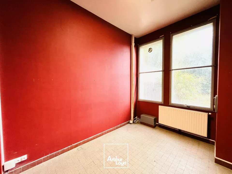 A LOUER FAIBLE CHARGE - BUREAUX D'ACCOMPAGNEMENT 8 m2 ZONE INDUSTRIELLE ET PORTUAIRE DU HAVRE 