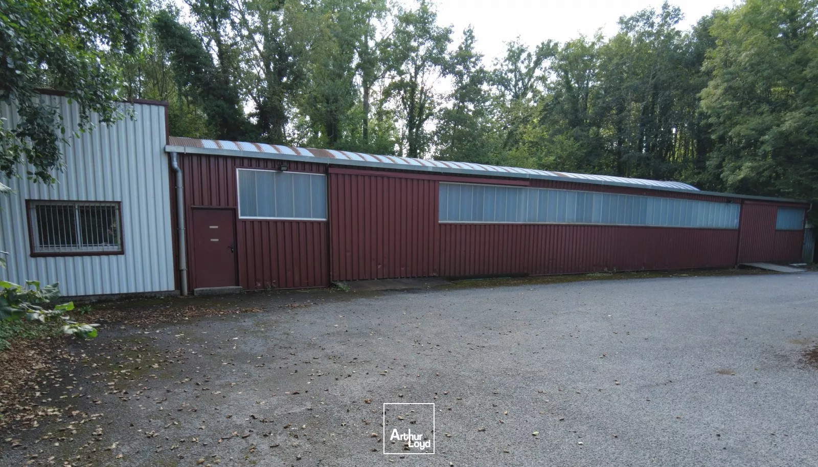 A LOUER LOCAL D'ACTIVITÉ 570 M2 BETHISY-SAINT-PIERRE