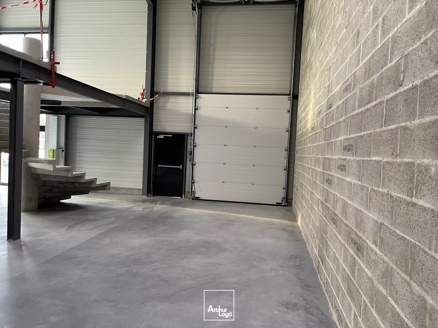 À LOUER - CELLULES D'ACTIVITÉ DE 523M2 DIVISIBLES - BEAUVAIS