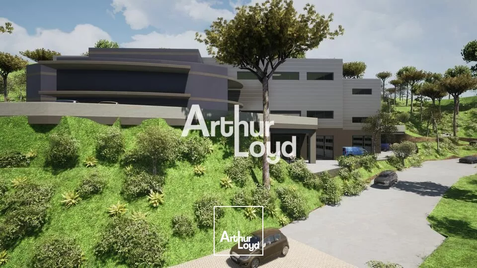  A VENDRE OU A LOUER : 2 051 m²