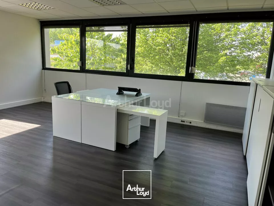 BUREAUX à VENDRE de 187 m²