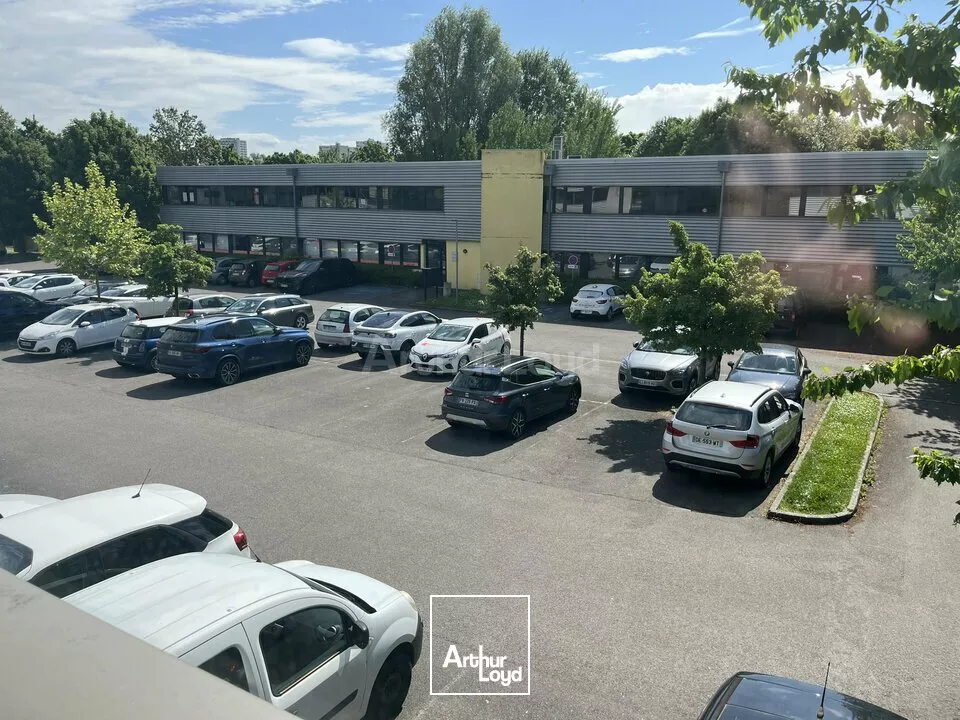 BUREAUX à VENDRE de 187 m²