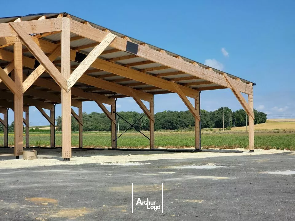 LOCAL D'ACTIVITES A LOUER 2000 M2