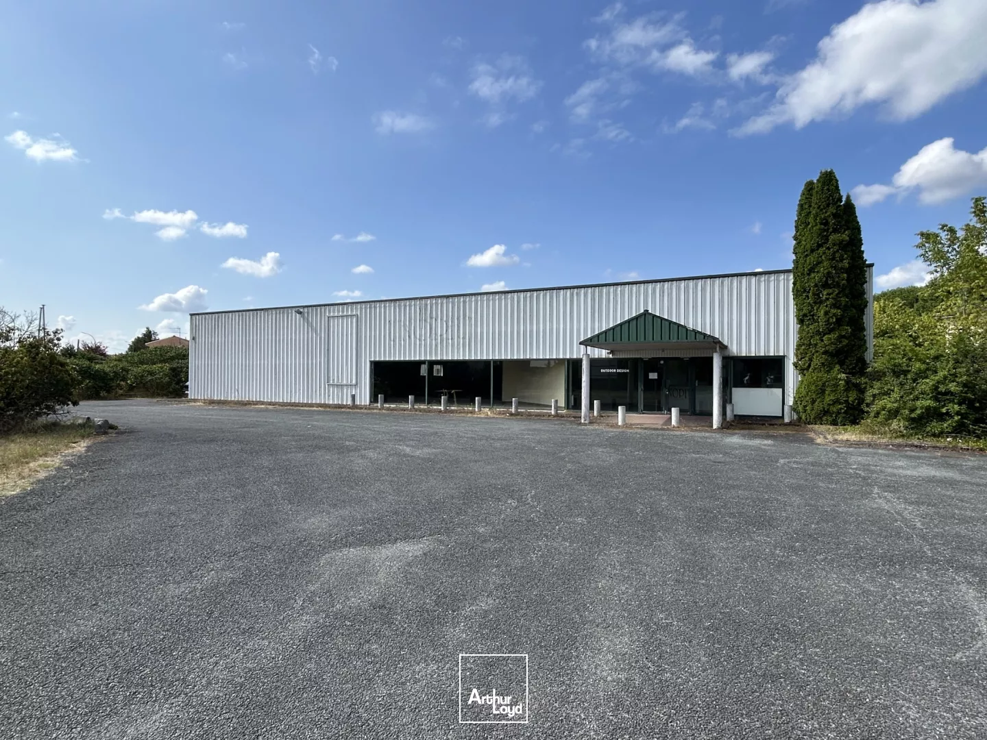 À louer local d'activité et entrepôt de 1680 m² à Cadaujac