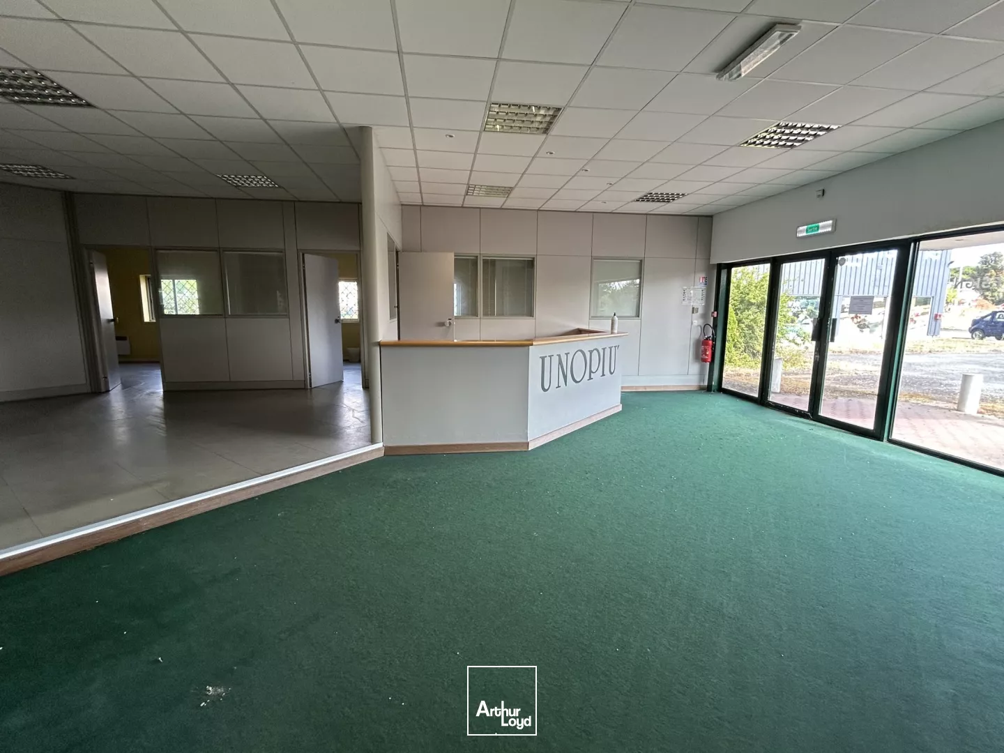 À louer local d'activité et entrepôt de 1680 m² à Cadaujac