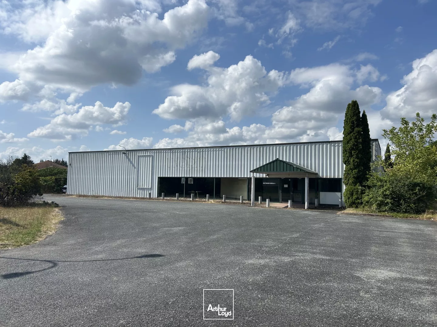 À louer local d'activité et entrepôt de 1680 m² à Cadaujac