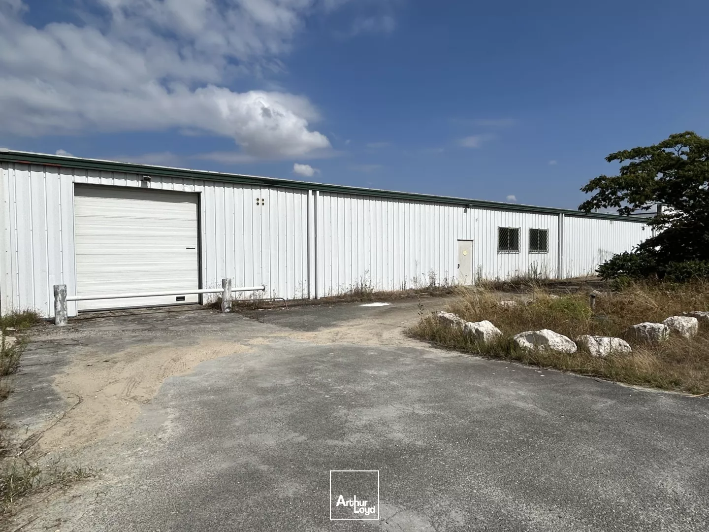 À louer local d'activité et entrepôt de 1680 m² à Cadaujac