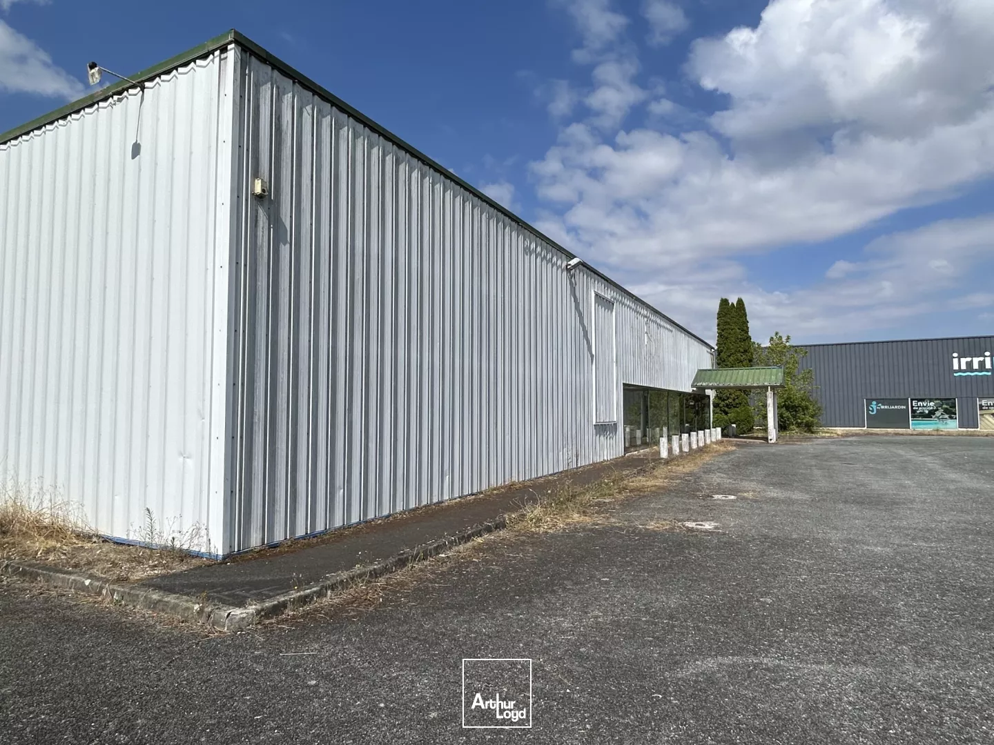 À louer local d'activité et entrepôt de 1680 m² à Cadaujac