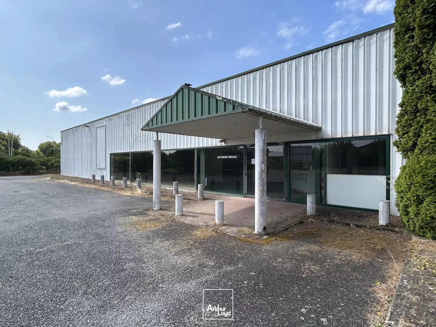 À louer local d'activité et entrepôt de 1680 m² à Cadaujac