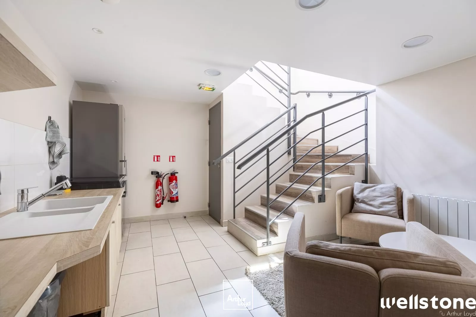 Bureaux à vendre ou à louer à PARIS 75018