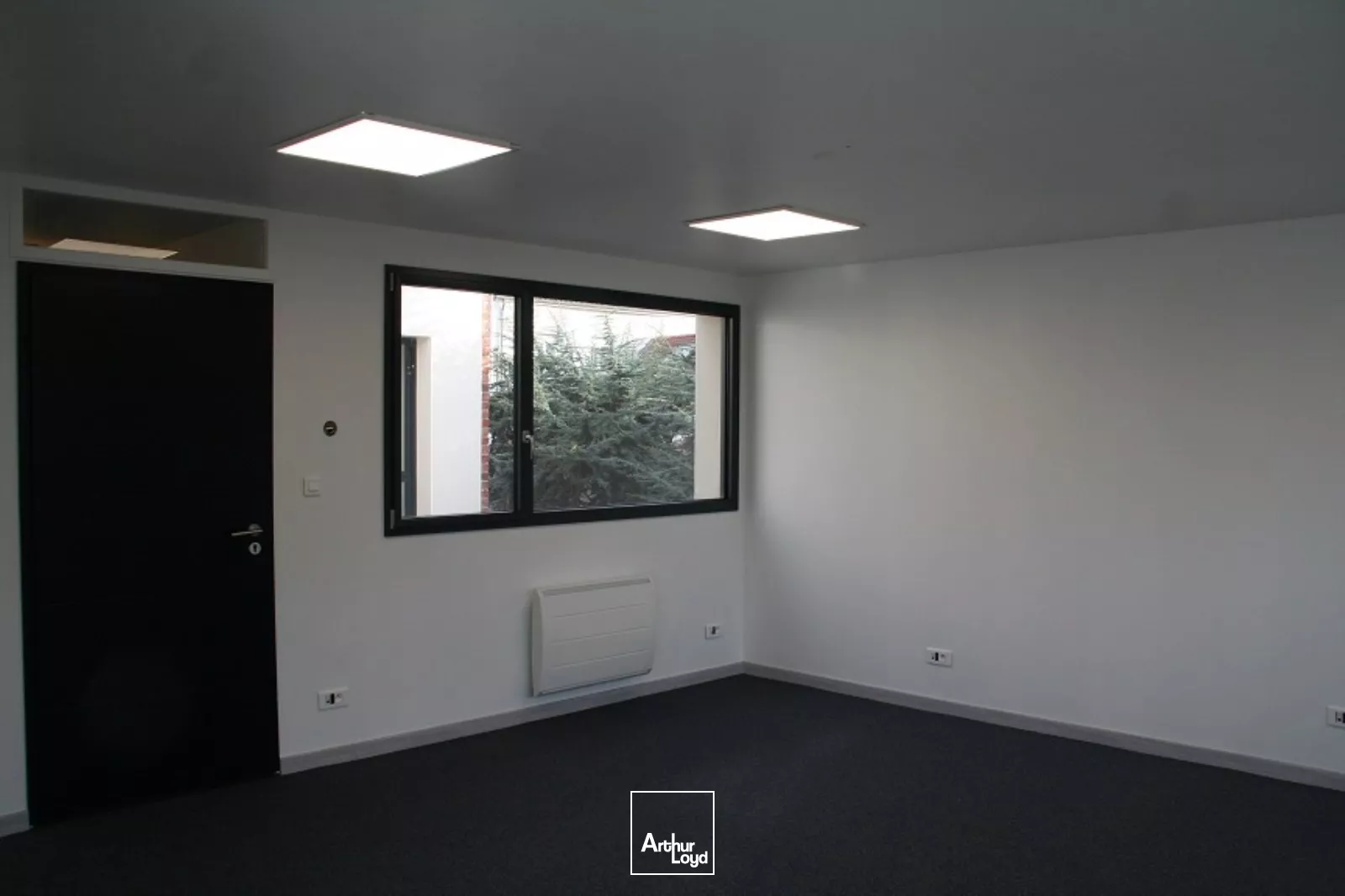 À LOUER - BUREAUX ENTIÈREMENT AMÉNAGÉS AU COUR DE GRAVELINES 